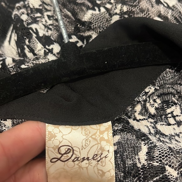 VINTAGE DANESI SHEER SLEEVELESS FLORAL BUTTON DOWN TOP BLACK WHITE SIZE SMALL - Picture 9 of 13